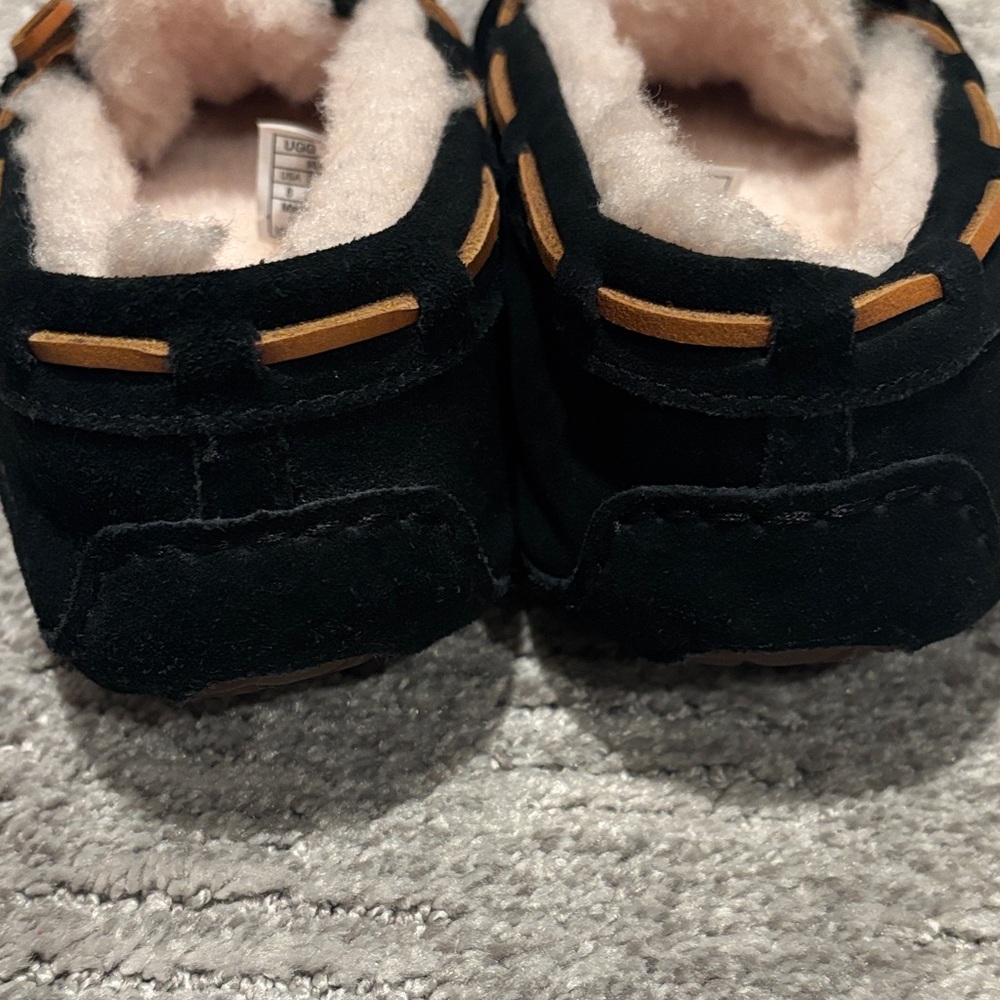 UGG Black Moccasins with Brown Laces size 8 unisex - Picture 3 of 5